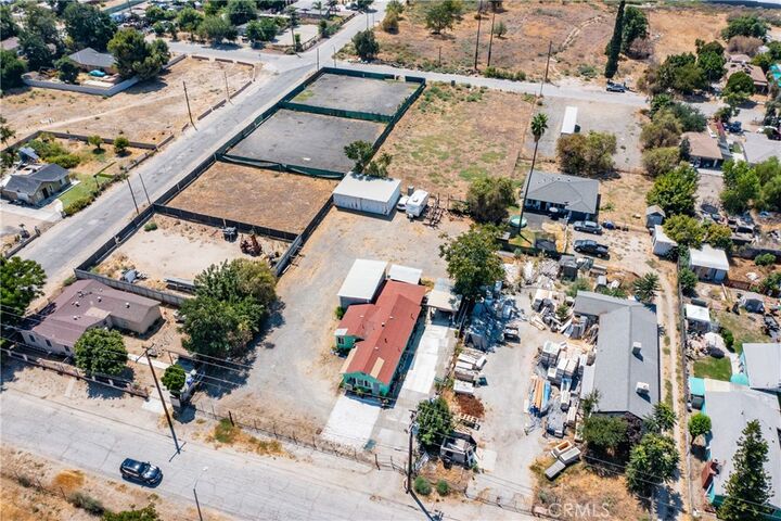 Property Photo: 608 E Santa Fe CA 92408