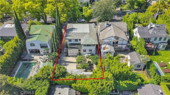 Property Photo: 1434 N Genesee Avenue CA 90046