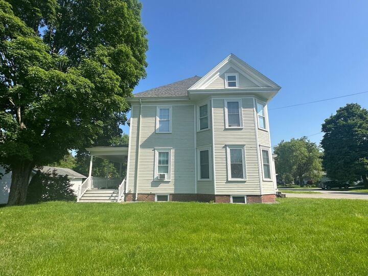 Property Photo:  98 Fountain Street  ME 04401 