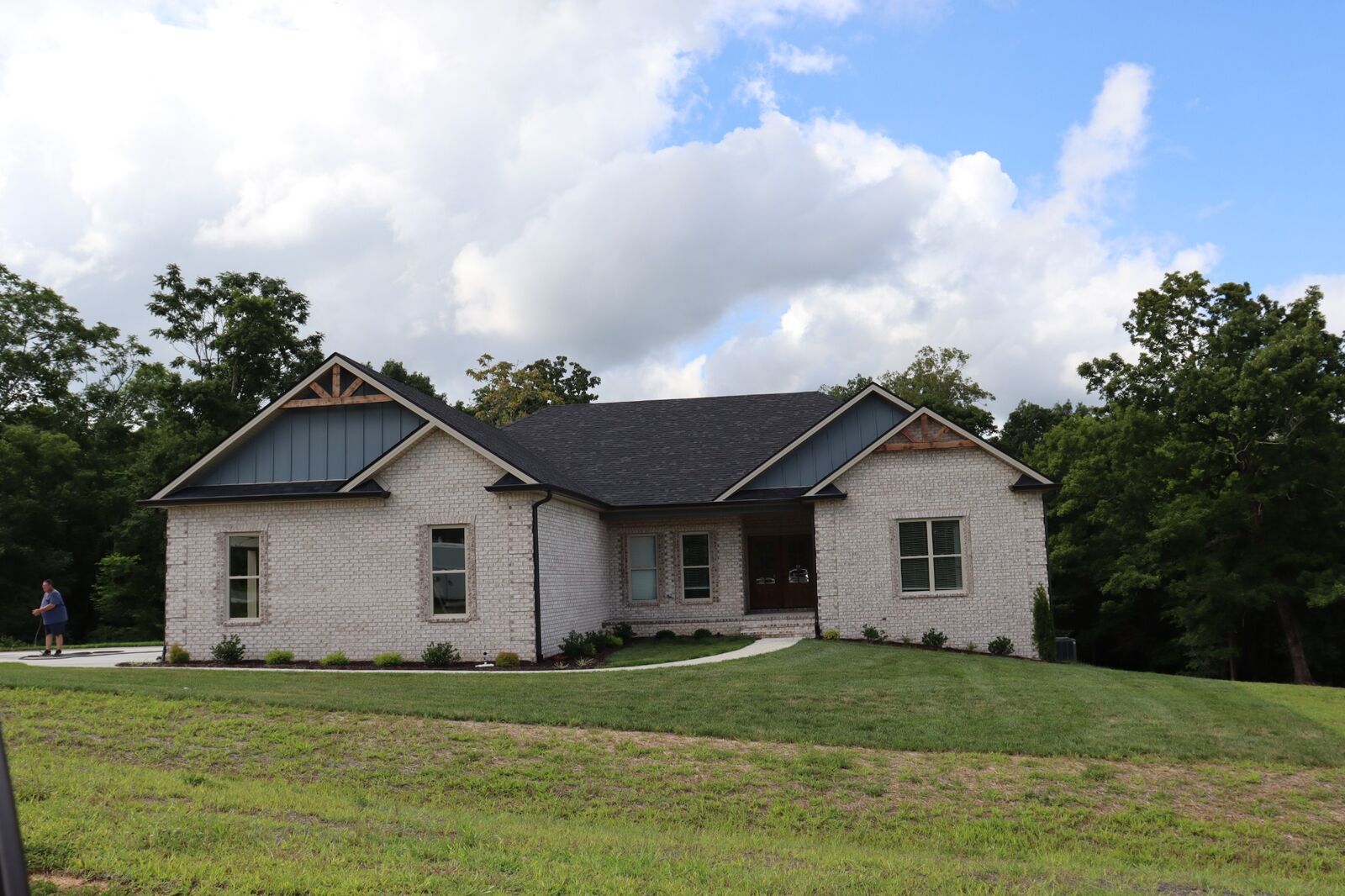 Property Photo: 1534 Buck Ridge Ct TN 37052