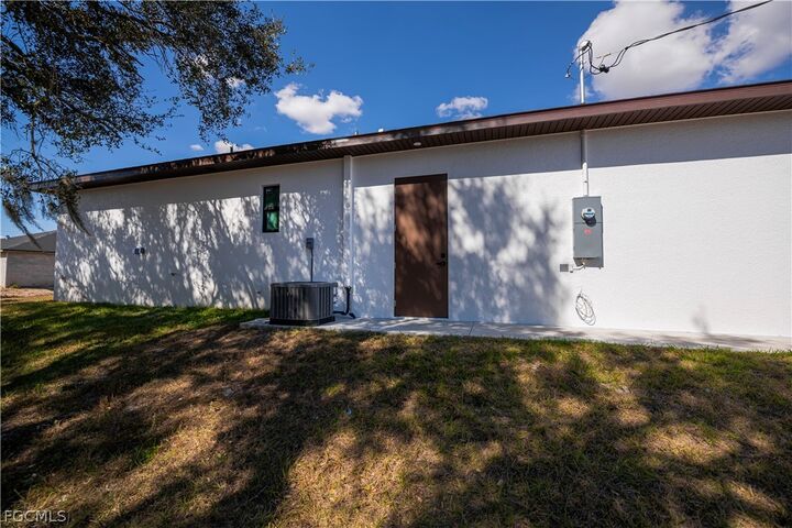 Property Photo:  3034 NW Beechwood Circle  FL 33935 