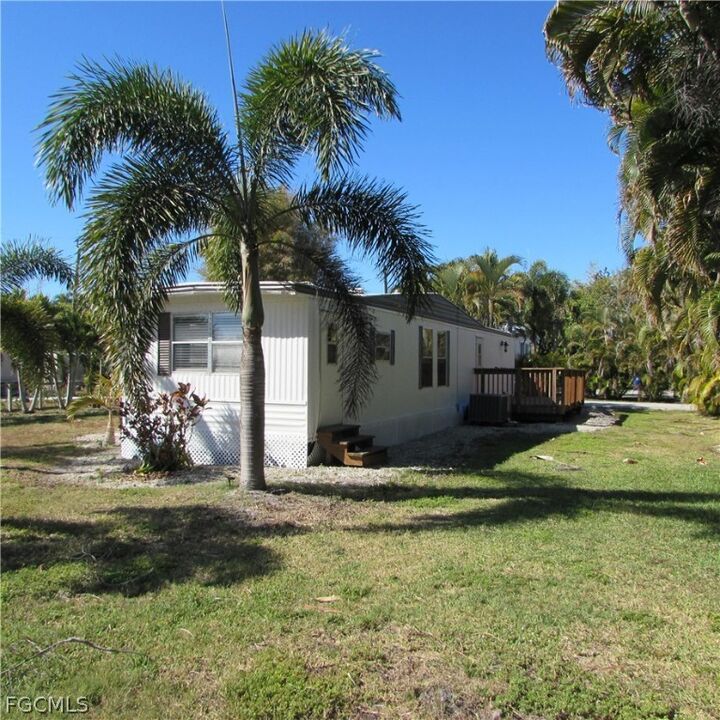 Property Photo:  5923 Bomar Lane  FL 33922 