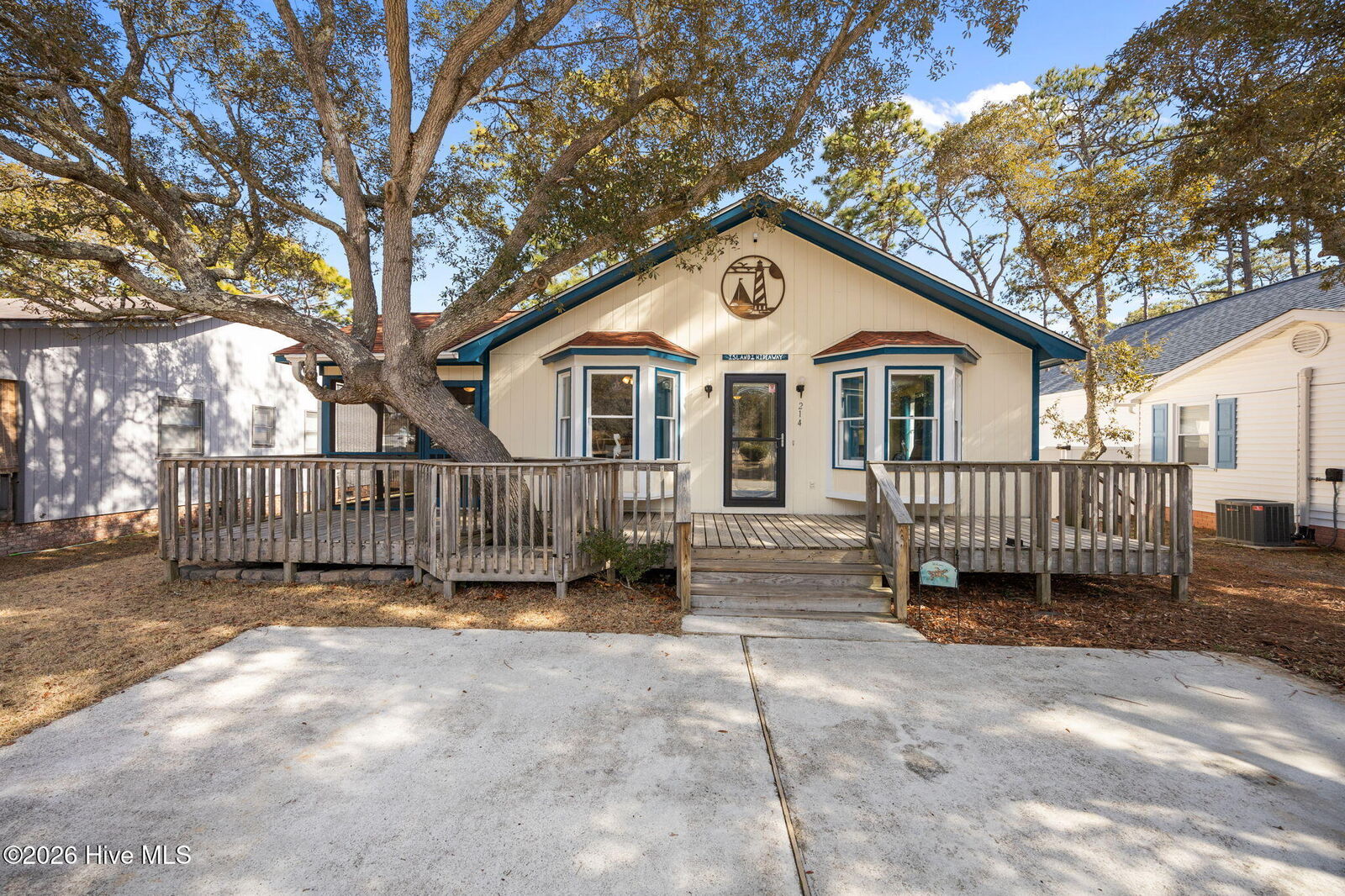 Property Photo: 214 NE 50th Street NC 28465