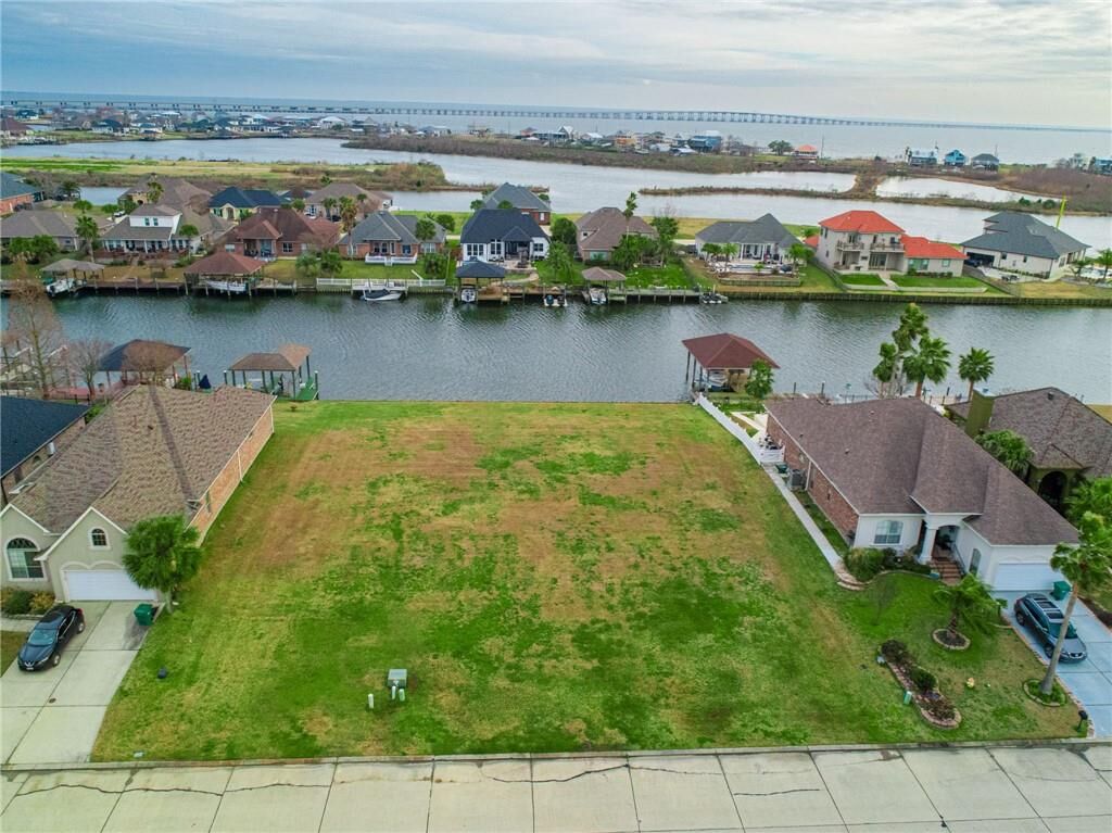 Property Photo:  1448 Royal Palm Drive  LA 70458 