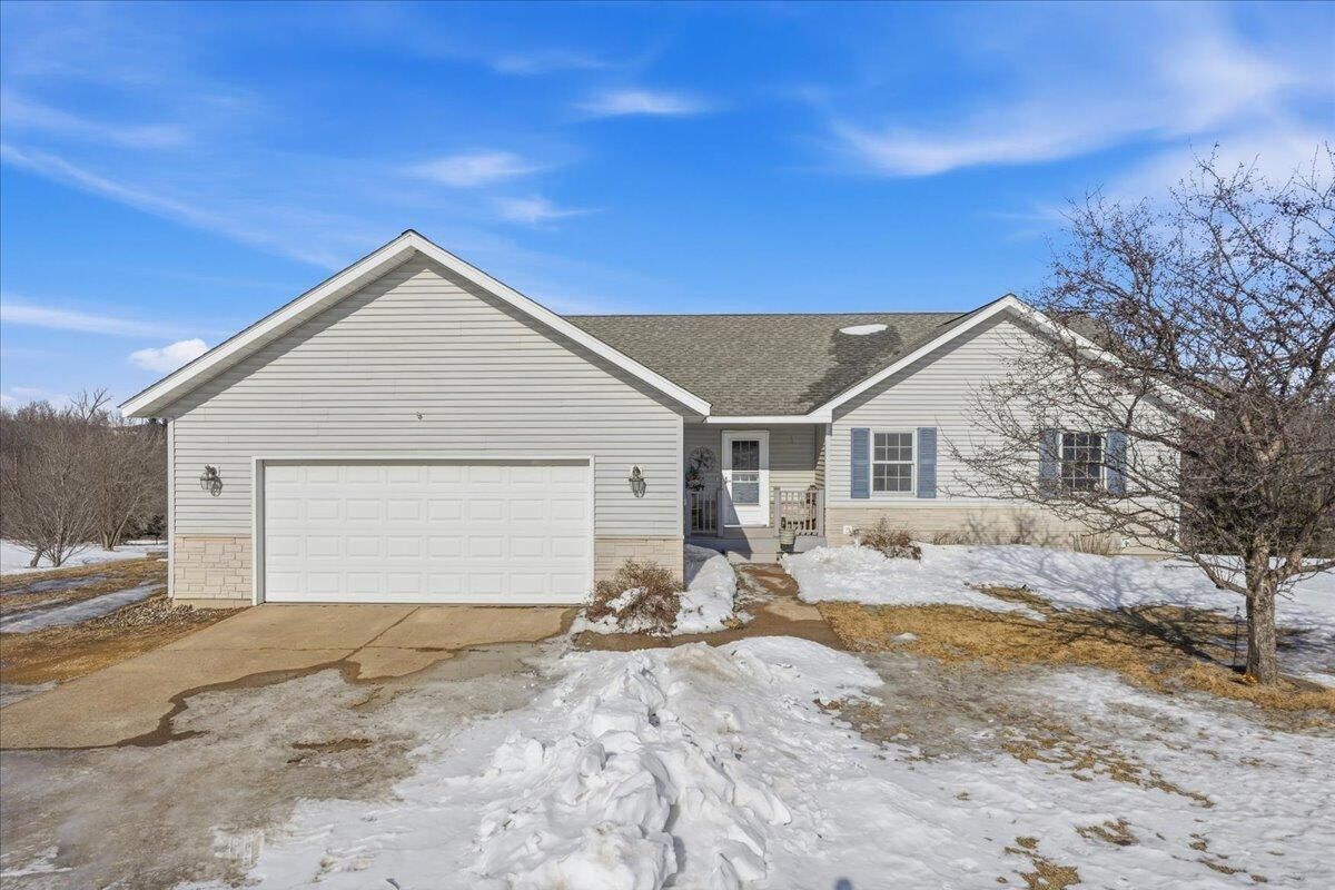 Property Photo: 456 Walnut Ridge Drive WI 54013