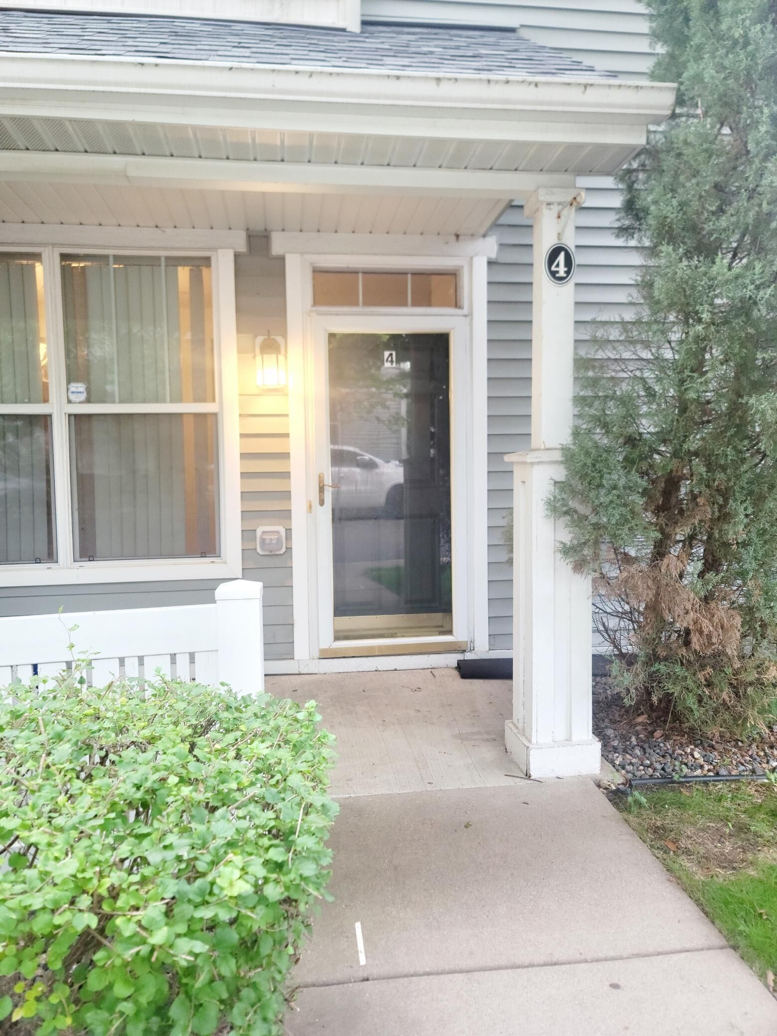 Property Photo:  3049 Chamberlain Street N 4  MN 55109 