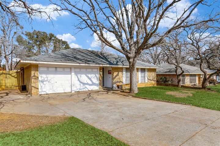 Property Photo:  1904 Windlea Drive  TX 76040 