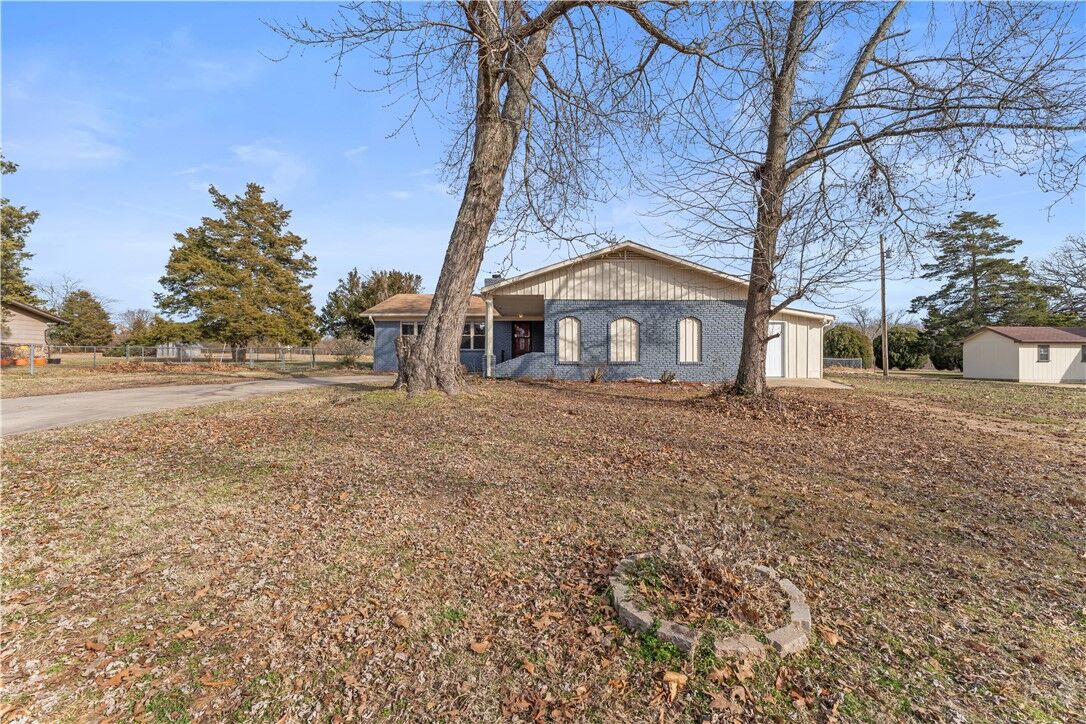 Property Photo:  84 N Briarwood Road  AR 72756 