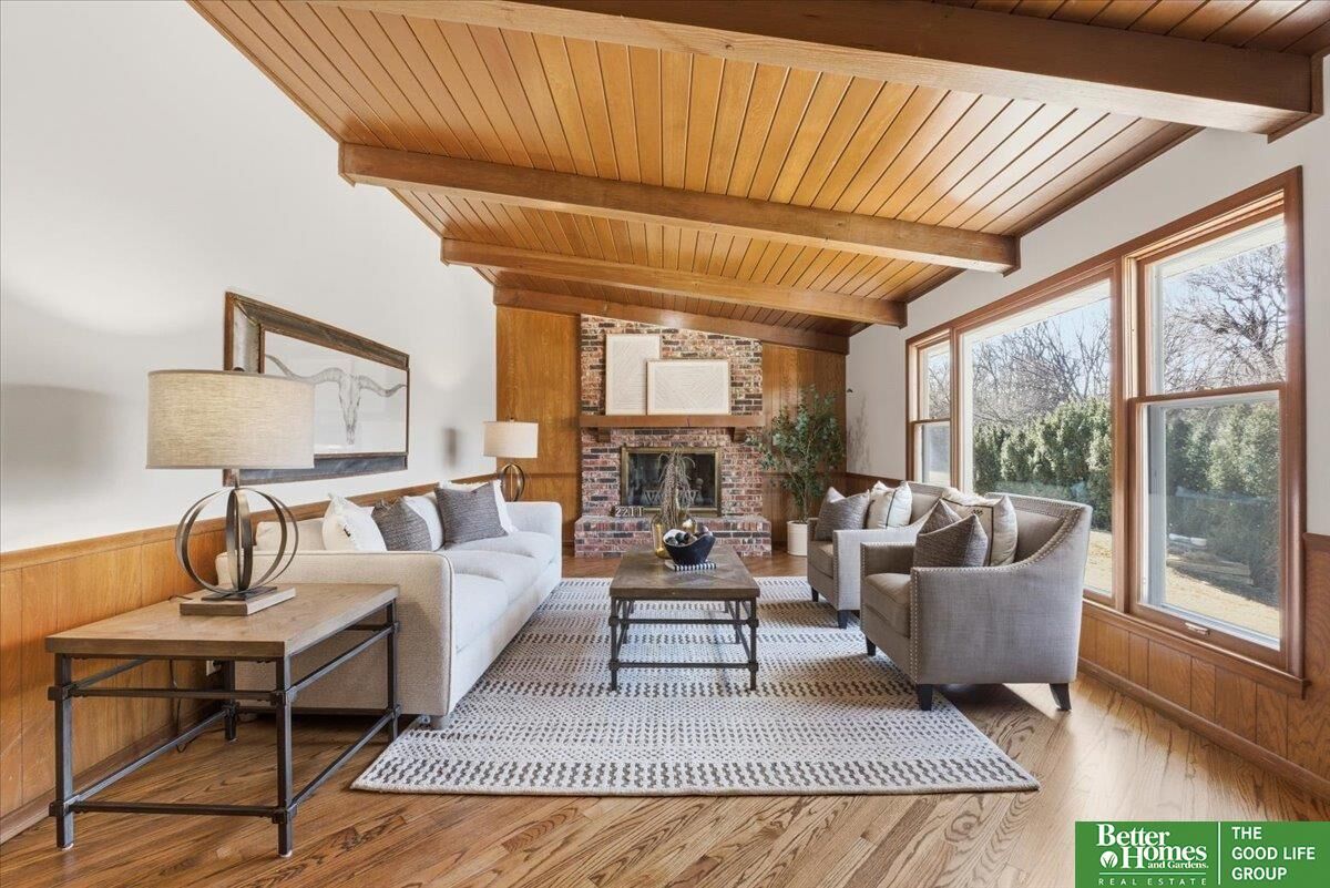 Property Photo:  2211 N 137th Street  NE 68164 