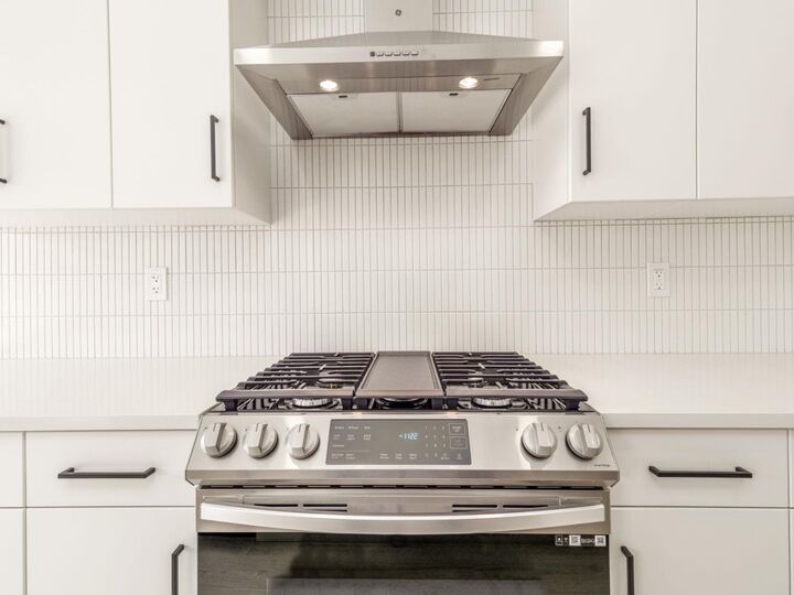 Property Photo:  4340 25 Avenue S  AB T1K 8L6 