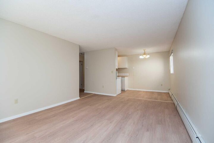 Property Photo: 4811 55 Street 307 AB T4N 2J2