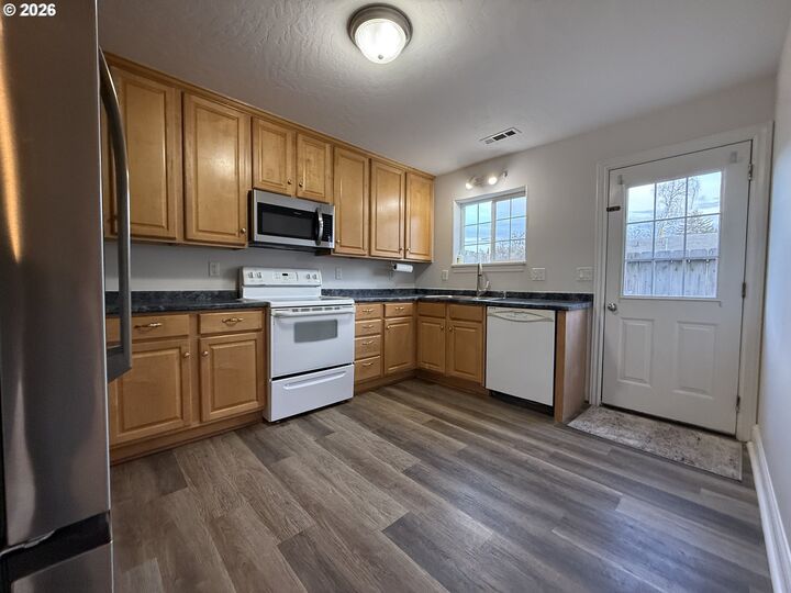 Property Photo:  714 Pioneer Rd 4B  OR 97415 