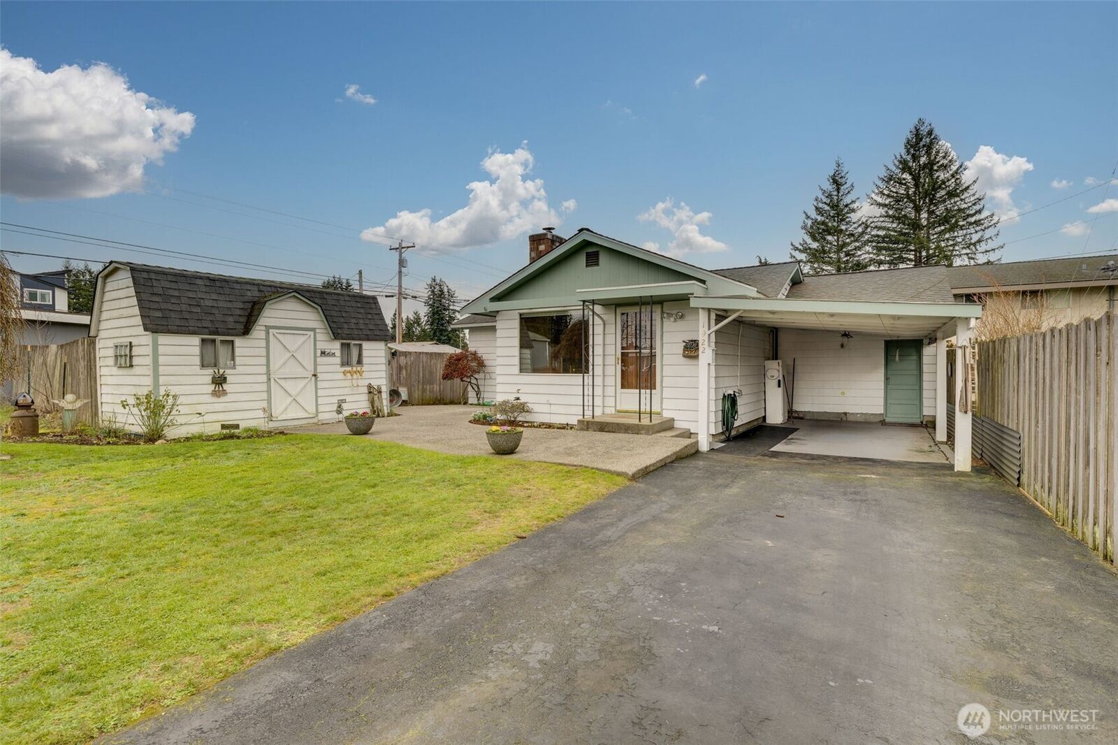 Property Photo: 1922 8th Street WA 98270