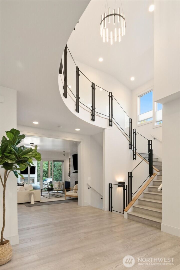 Property Photo:  1717  99th Avenue NE  WA 98004 