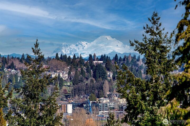 Property Photo:  1939 E Crescent Drive  WA 98112 