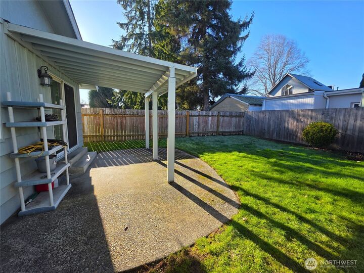 Property Photo:  606  8th Street NW  WA 98371 