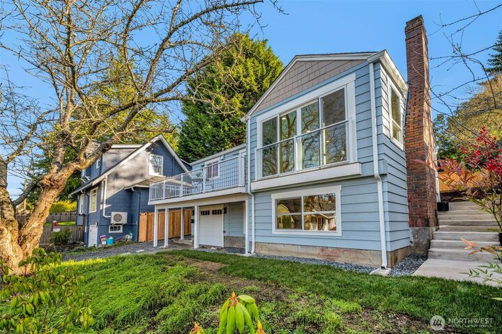 Property Photo:  4427  Glenn Way SW  WA 98116 