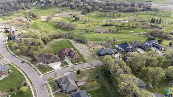 Property Photo: 8701 E Torchwood Ln Lane SD 57110