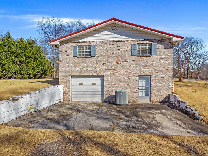 Property Photo: 380 County Road 709 TN 37370
