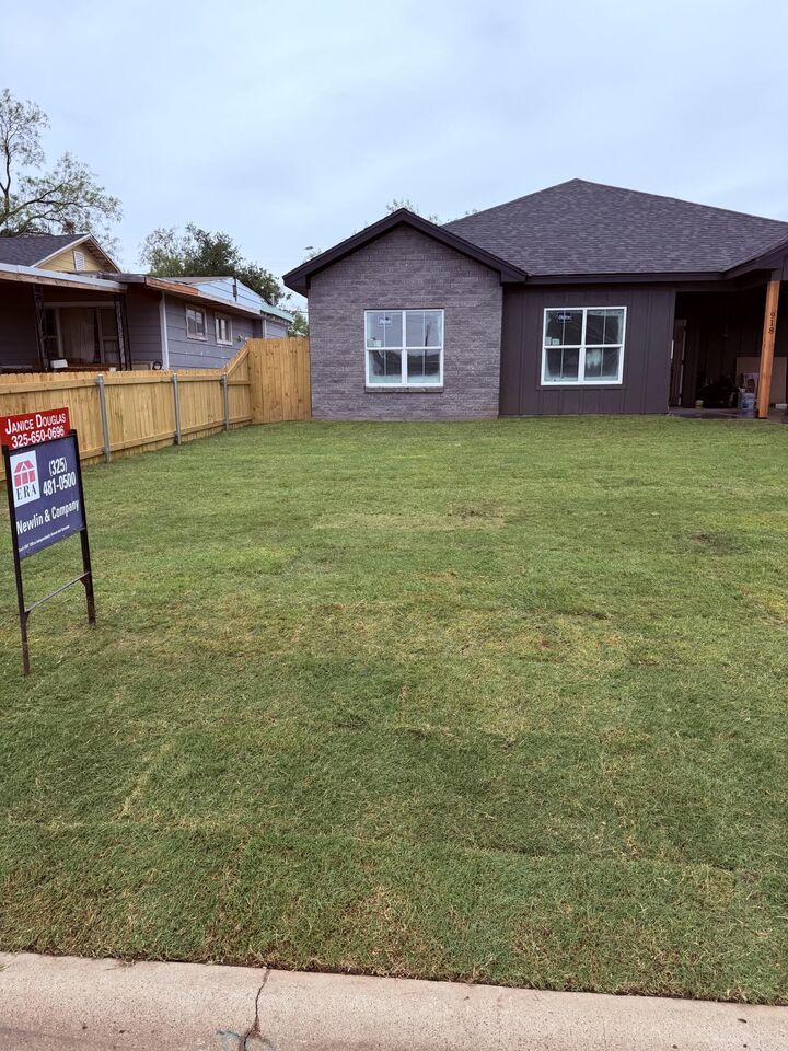 Property Photo:  918 Murphy Avenue  TX 76903 