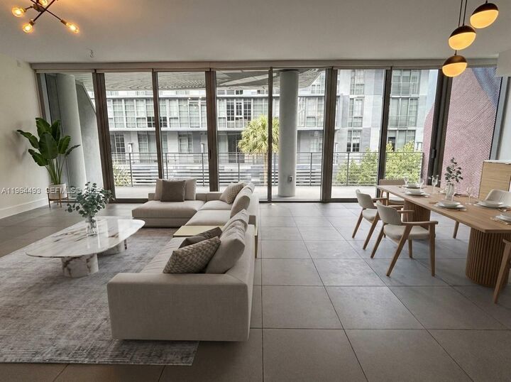 Property Photo:  250 NW 24th St 3C  FL 33127 