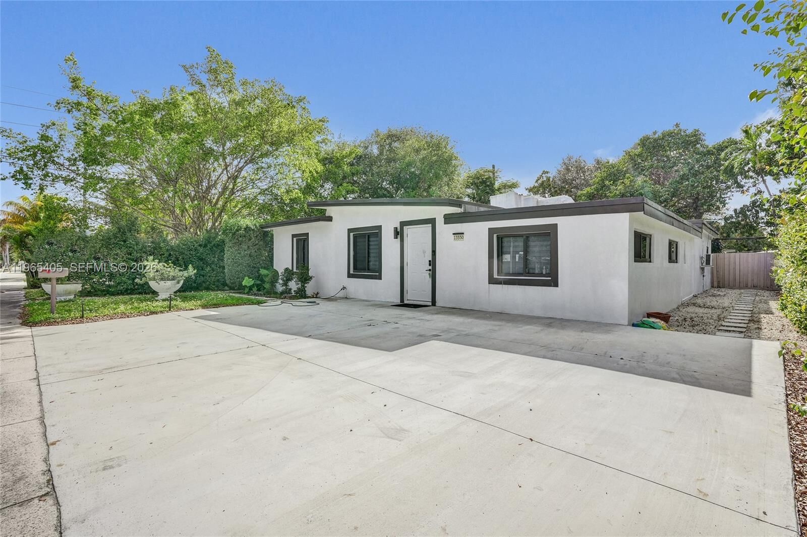 Property Photo: 13550 NW 5th Ave FL 33168