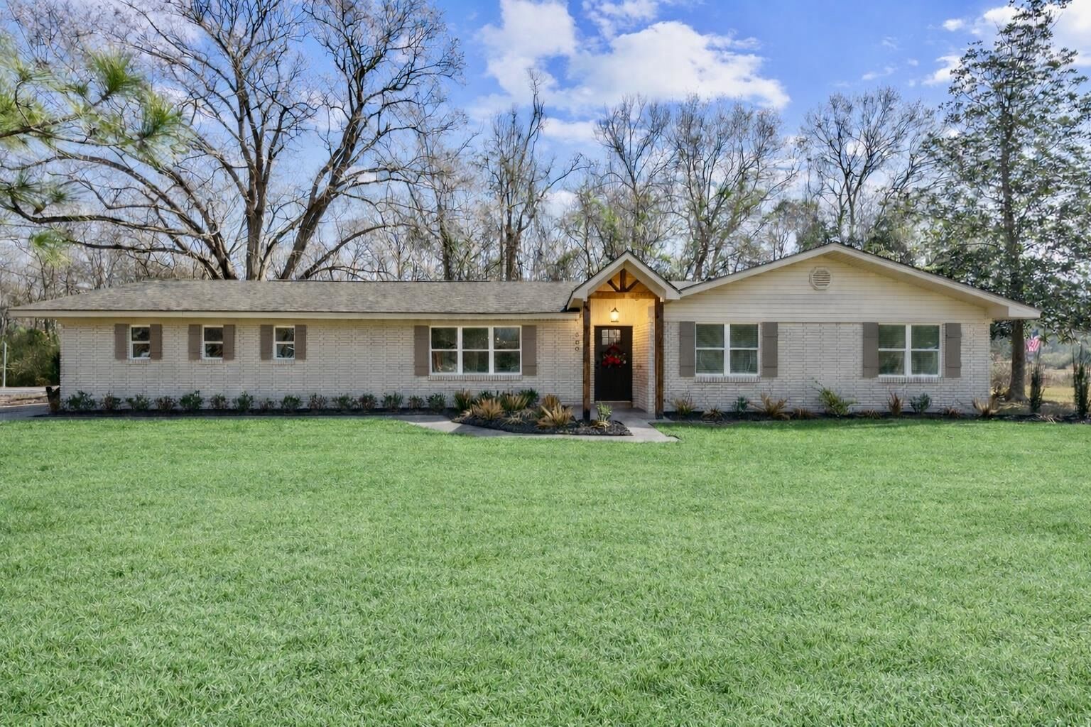 Property Photo:  880 Norbert St  TX 77611 