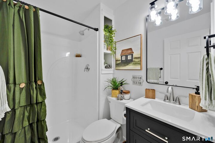 Property Photo:  78 Landing Circle 78  CT 06078 