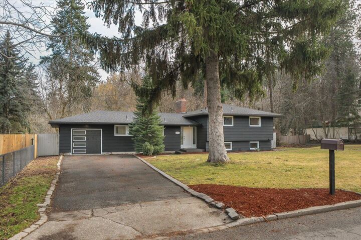 Property Photo: 1307 S Crestline St WA 99202