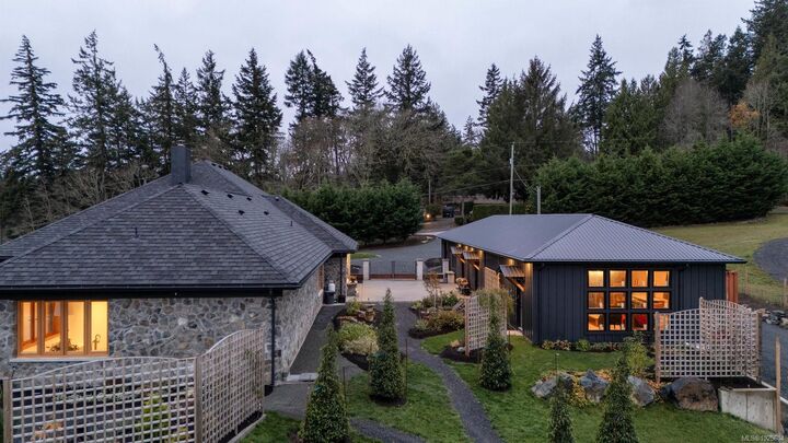 Property Photo:  735 Arden Rd  BC V9C 4G2 