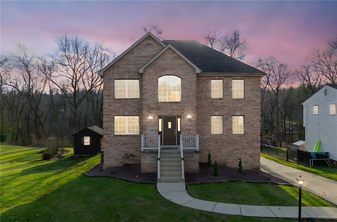 Property Photo: 699 Surfside Drive PA 15239