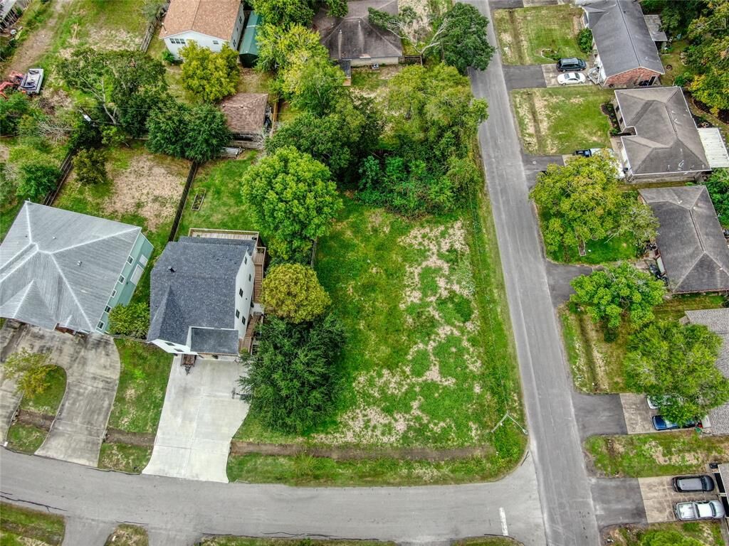 Property Photo: 2213 Rimrock Drive TX 77565