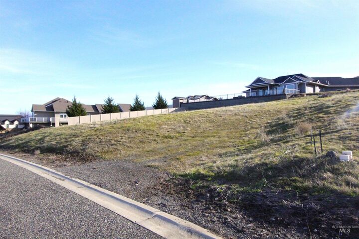 Property Photo:  1783 Marshall Ct  WA 99403 