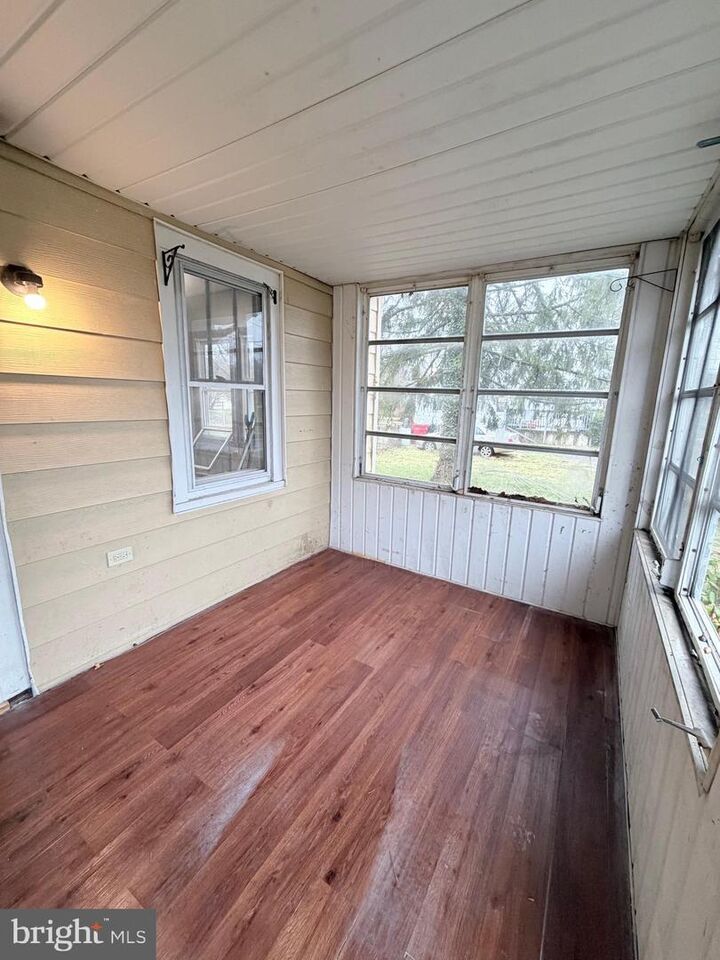 Property Photo:  21 Morris Avenue  NJ 08302 