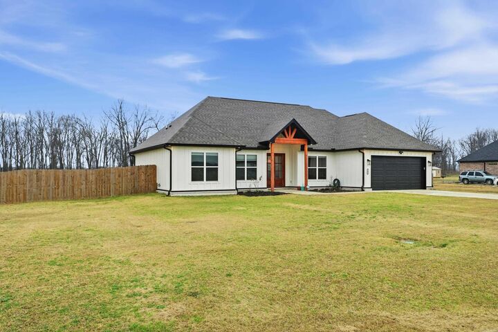 Property Photo:  13423 Smarty Jones Dr  AR 72142 