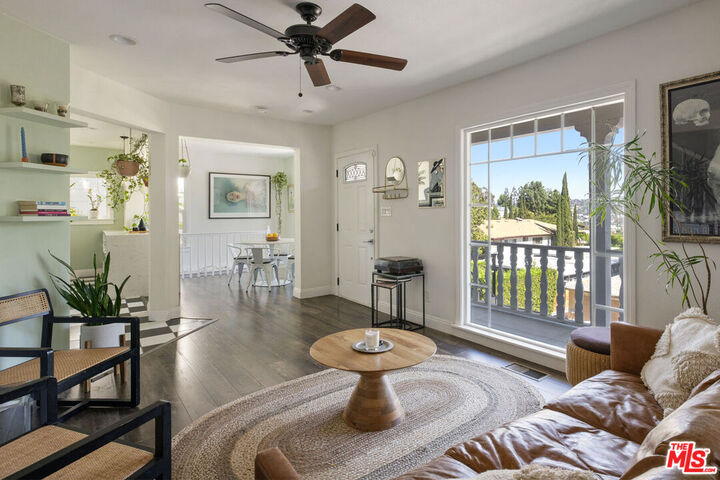 Property Photo: 2321 Lake View Ave CA 90039
