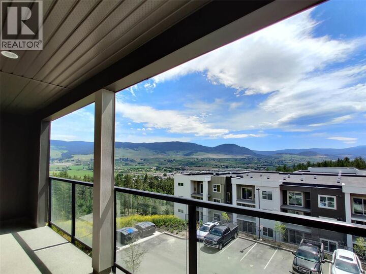 Property Photo: 655 Academy Way Ph22 BC V1V 0A2