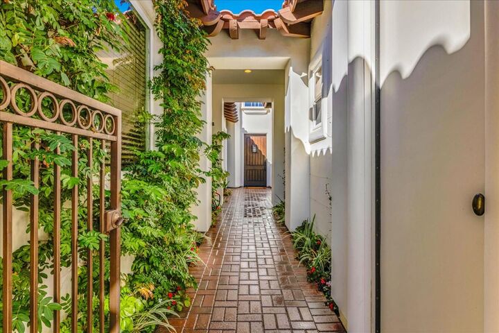 Property Photo:  48385 Vista Calico  CA 92253 