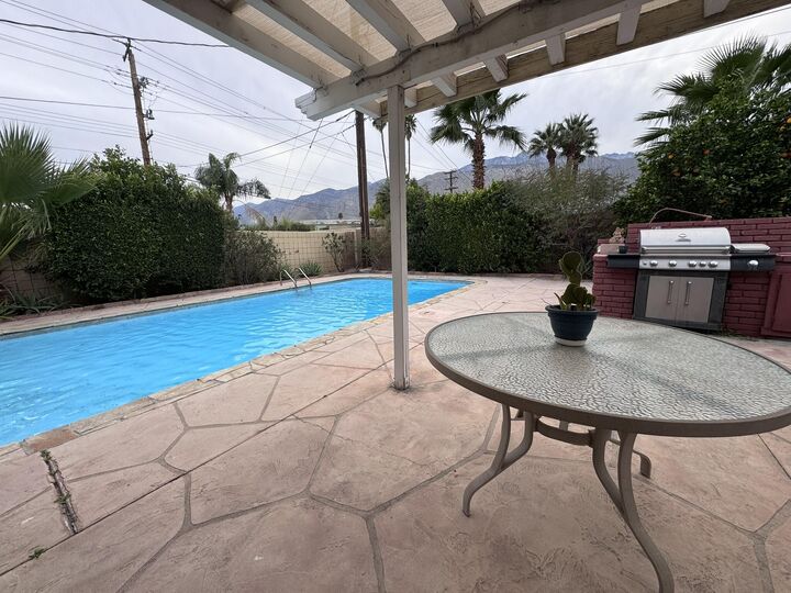 Property Photo:  533 N Sunrise Way  CA 92262 