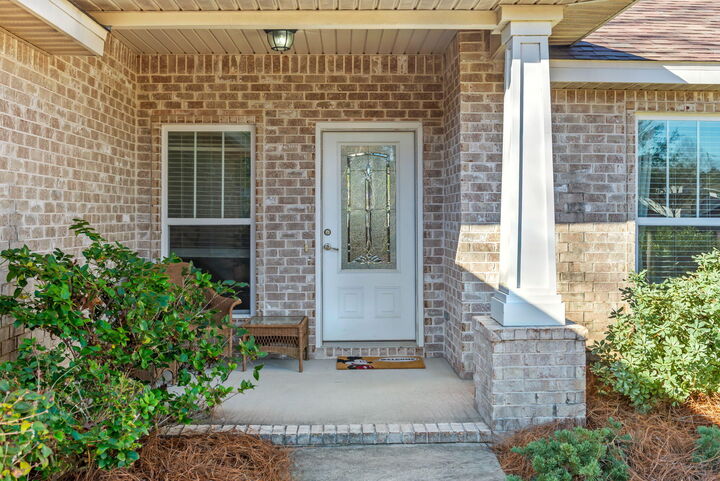 Property Photo: 8310 Verano Street FL 32566