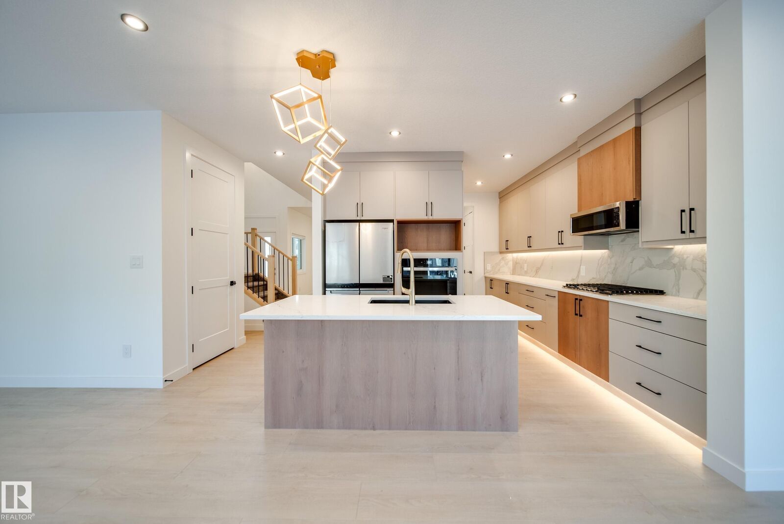 Property Photo:  22 Blackbird Bend  AB T8L 0G6 