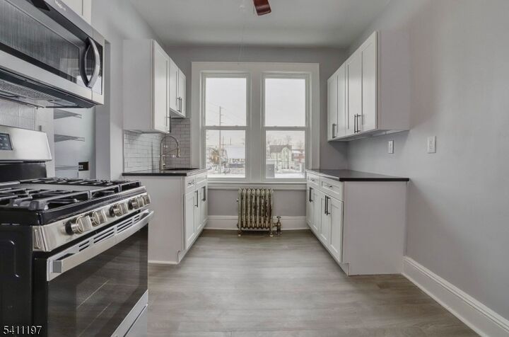 Property Photo: 718 Lidgerwood Ave 3 NJ 07202