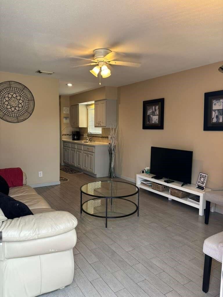 Property Photo:  7318 Dearborn Street B  TX 77055 