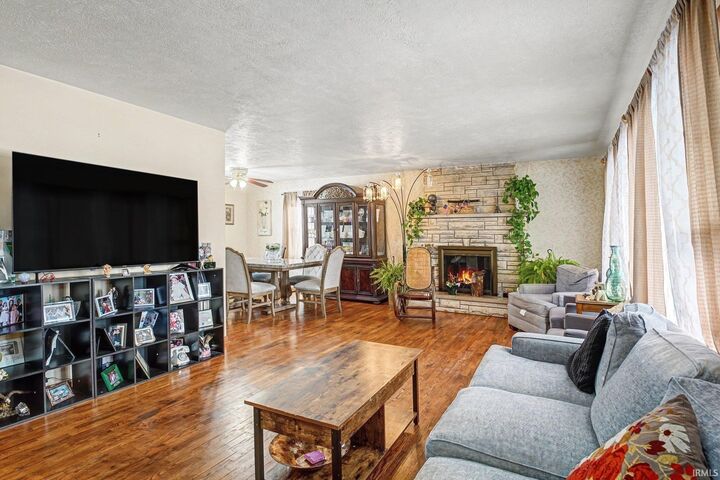Property Photo:  1510 Laurel Street  IN 46514 