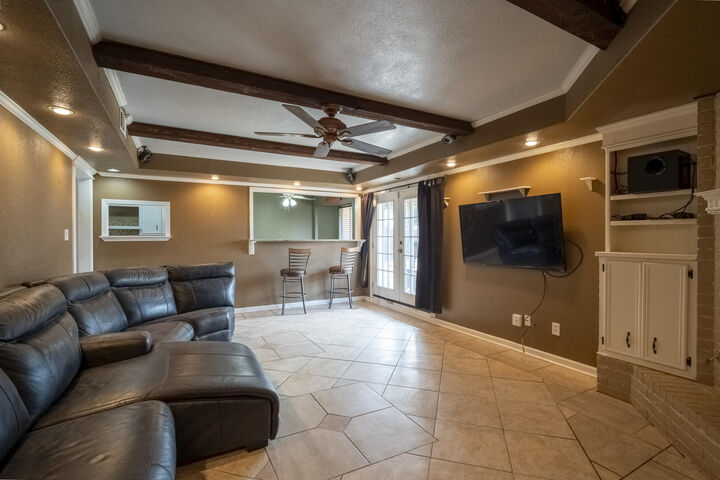 Property Photo: 3305 86th Street TX 79423