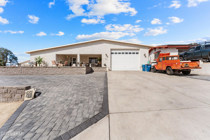 Property Photo:  2555 Tradewind Dr  AZ 86403 
