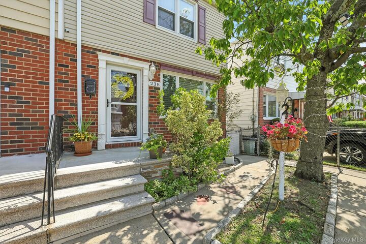 Property Photo:  238 Swinton Avenue  NY 10465 