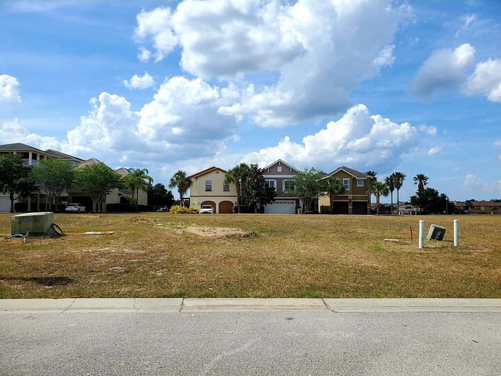 Property Photo:  7813 Loxahatchee Court  FL 34747 