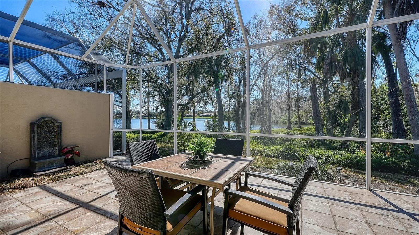 Property Photo:  4906 Lakescene Place  FL 34243 