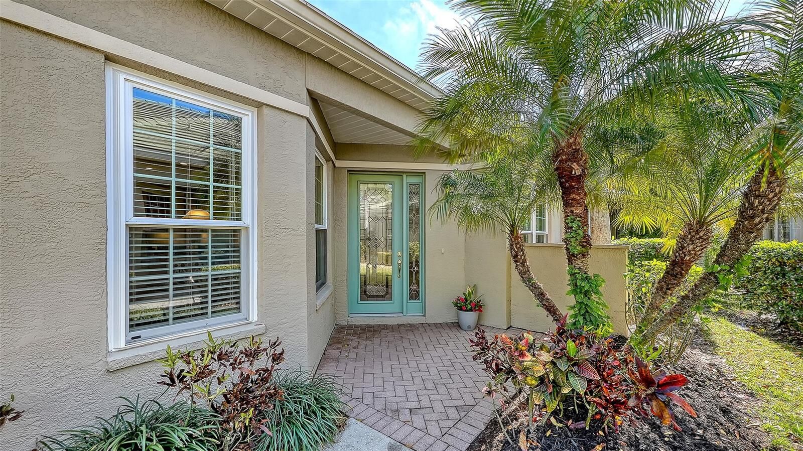 Property Photo:  4906 Lakescene Place  FL 34243 